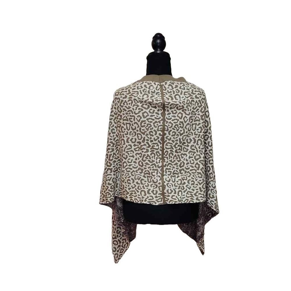 Reversible Button Down Cape - Picture 4 of 6